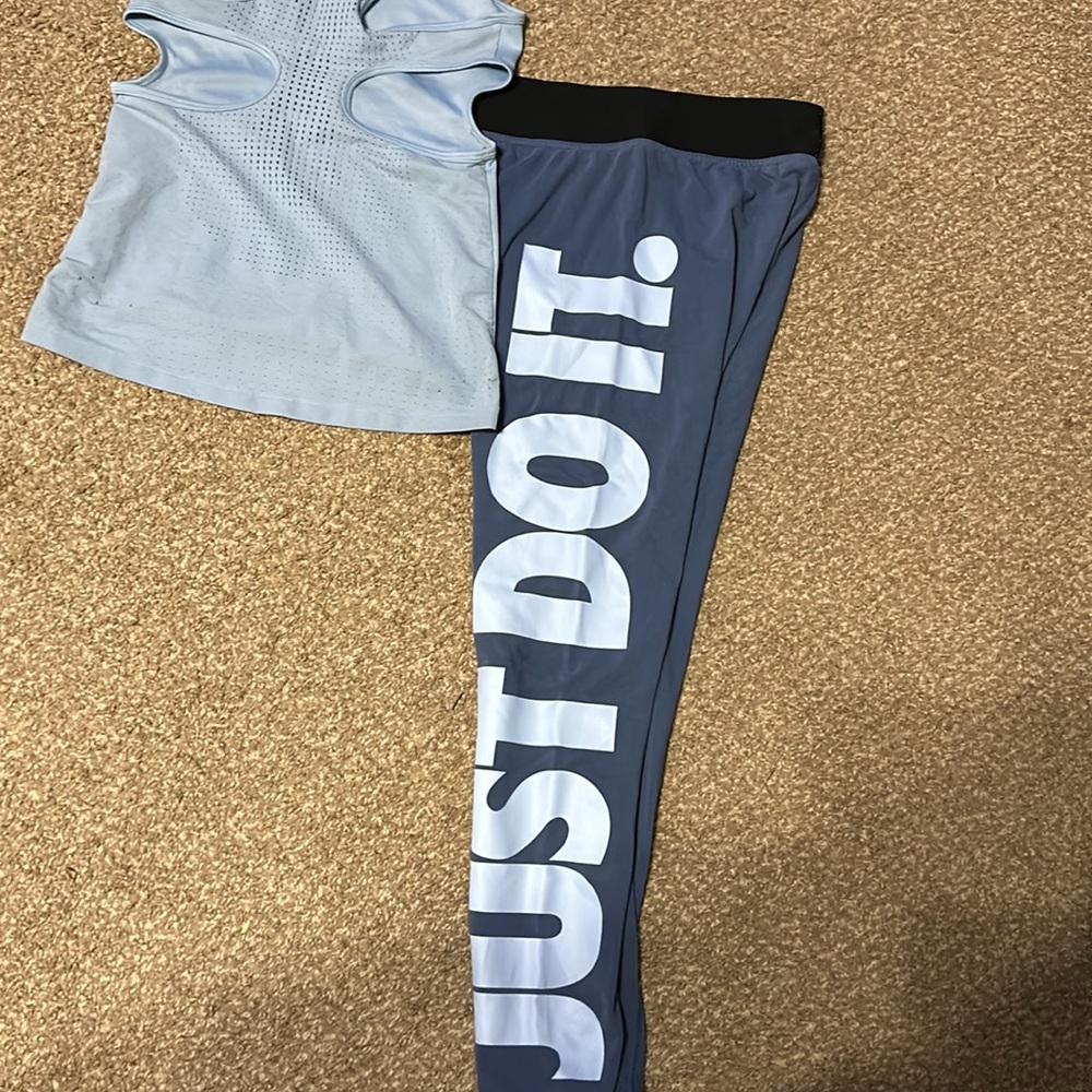 Nike tank and leggings size medium - Picture 4 of 4